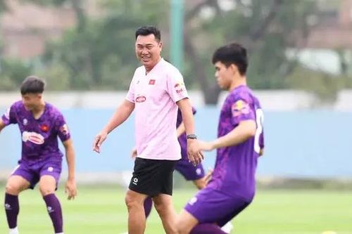 U19 Việt Nam tập luyện trước thềm giải U19 Đông Nam Á