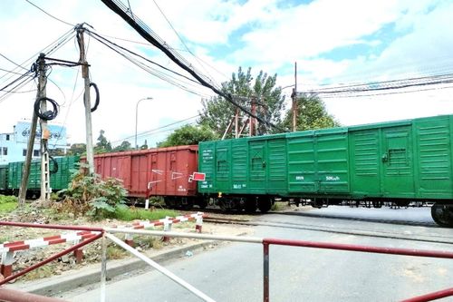 Sử dụng toa xe chở hàng để vận chuyển hành khách có bị phạt?