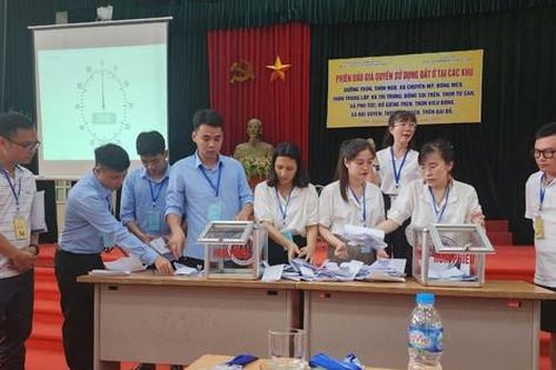 Huyện Phú Xuyên đấu giá 21 lô đất thu gần 47 tỷ đồng