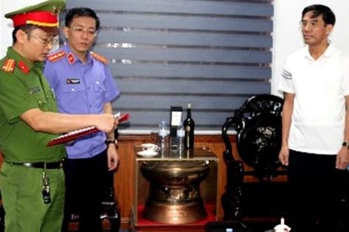 Khởi tố, bắt tạm giam Chủ tịch Thị xã Cửa lò
