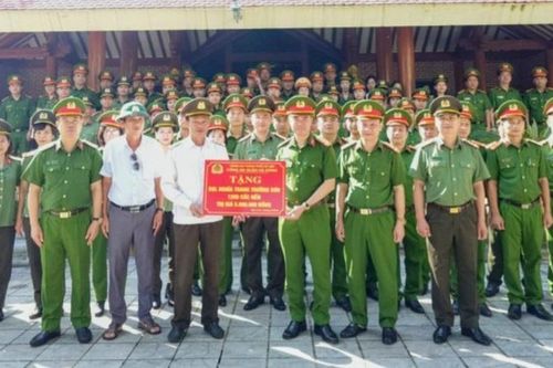 Trở về 'địa chỉ đỏ' giáo dục truyền thống yêu nước cách mạng