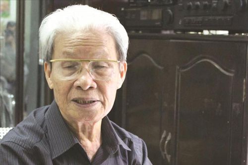 'Trông vời lưng núi...'