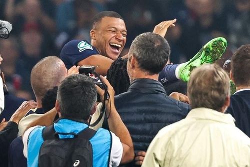 Nụ cười của Mbappe trong ngày chia tay PSG