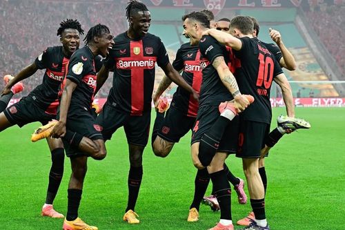 Cựu sao Arsenal lập siêu phẩm, Leverkusen chính thức giành cú đúp danh hiệu danh giá