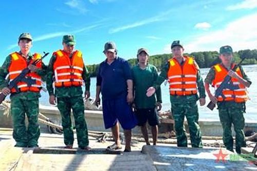 Cà Mau: Đồn Biên phòng Tân Tiến bắt giữ tàu cá mua bán dầu trái phép
