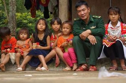 Tiếng xe của bố Thắng