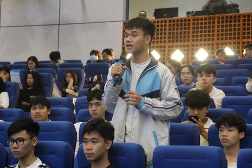 Trường ĐH Kinh tế quốc dân tổ chức tư vấn tuyển sinh, hướng nghiệp năm 2024