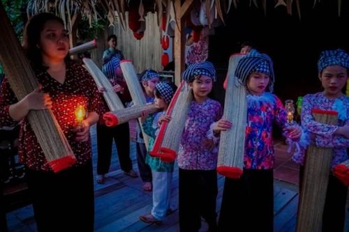 Tái hiện 'Chợ chiếu ma Đồng Tháp' tại Cần Thơ