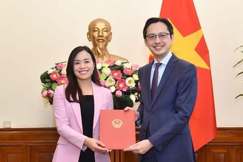 Điều động, bổ nhiệm nhân sự chủ chốt ở 3 bộ, ngành
