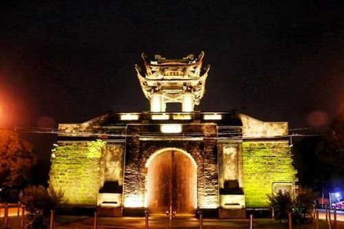 Khám phá vẻ đẹp thành cổ Vinh