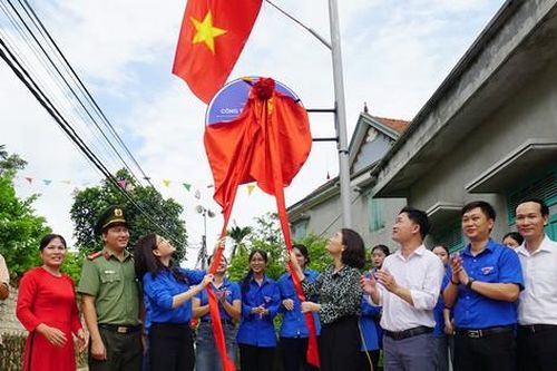 Khánh thành công trình thắp sáng đường quê, khởi công xây nhà nhân ái tại Hải Phòng