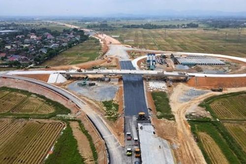 Chạy đua thi công nút giao cao tốc Bãi Vọt - Hàm Nghi