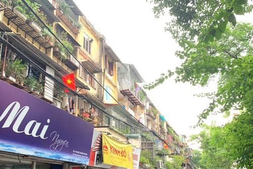 Chung cư 'nhà giàu' giá trên 200 triệu/m2, nhà tập thể cũ cao ngất ngưởng