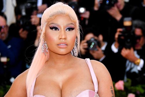 Nicki Minaj bị bắt ở sân bay vì nghi tàng trữ ma túy