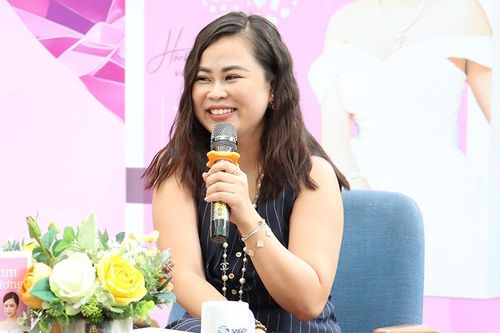 Nữ tác giả từng mắc bệnh trầm cảm và cuốn sách viết trong vòng 3 tháng