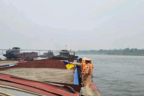 Bộ Công an vào cuộc kiểm tra bến không phép ở Phú Thọ