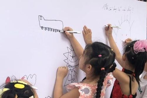 Học sinh mầm non, tiểu học Hà Nội hào hứng 'vẽ ước mơ'