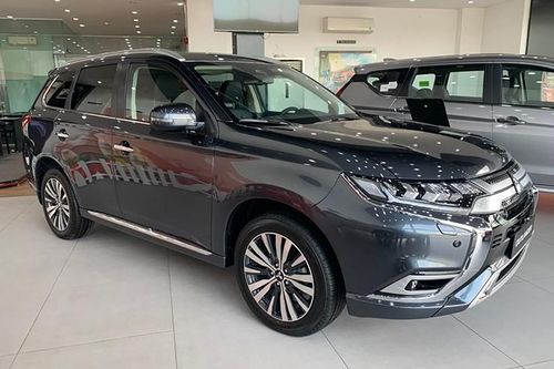 Có nên mua xe Mitsubishi Outlander VIN 2023 với giá từ 800 triệu đồng