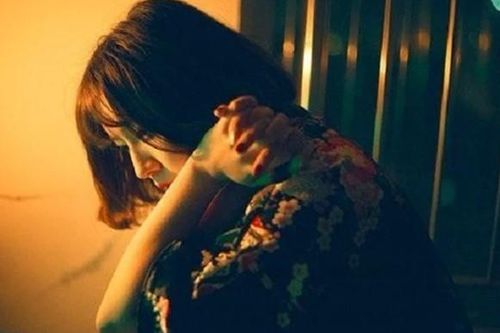 Bị chồng cũ bỏ rơi phũ phàng vì 'không biết đẻ', 3 năm sau trước ngày tái hôn, anh đột ngột tặng vợ cũ một chùm chìa khóa khiến cô lặng người