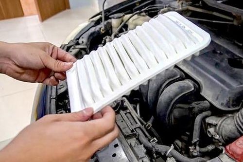 Lọc gió ô tô có thể tự thay tại nhà?