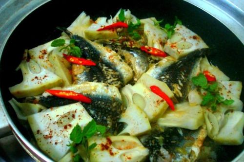 Loài cá duy nhất biết bay trên thế giới thành đặc sản khó cưỡng ở Quảng Nam