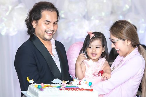 Hoa hậu Việt nhận con gái Đức Tiến làm con nuôi: Có tài sản khủng, vô cùng giỏi giang