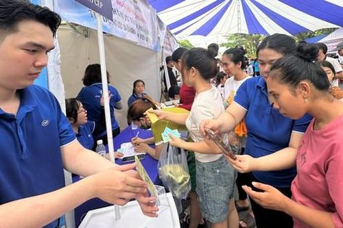 Ngày hội thiết thực cho nữ công nhân TPHCM