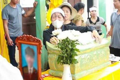 Vụ nam sinh lớp 8 bị đánh tử vong: Người mẹ lên tiếng về tin đồn nhận bồi thường tiền tỷ