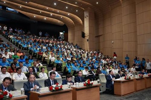 Nâng chất nguồn nhân lực là yếu tố then chốt tăng năng suất lao động