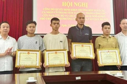 Thủ tướng gửi thư khen hành động cứu người của 4 công dân trong vụ cháy nhà ở Trung Kính