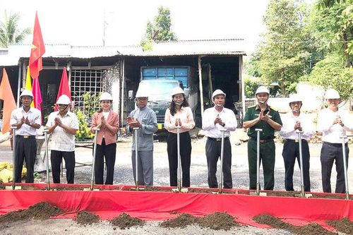 Xã Phú Hữu khởi công xây dựng cầu Chốt Xã Đội