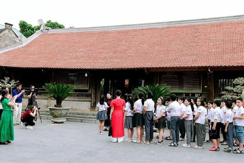 Đa dạng hoạt động trải nghiệm giáo dục địa phương