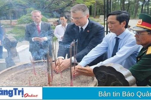 Lễ hội Vì Hòa bình, 'miền đất thiêng nở hoa hòa bình'