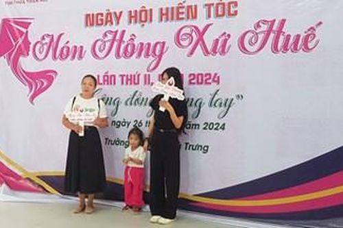 400 người tham gia hiến tóc tại ngày hội 'Nón hồng xứ Huế' lần thứ 2