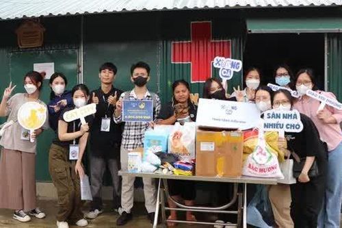 Xương cá: Hành trình mang yêu thương đến với những 'người bạn bốn chân'