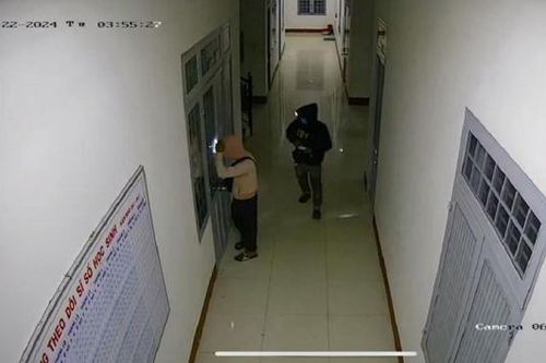 Lợi dụng đêm vắng, đột nhập trường học trộm cắp tài sản