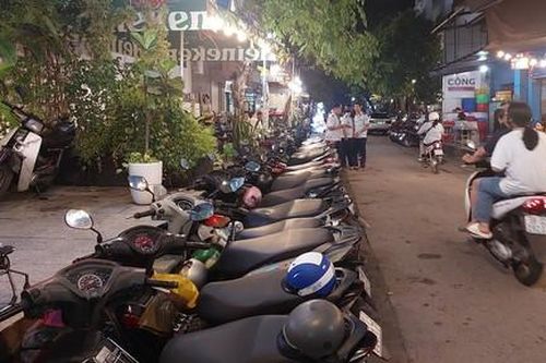 TPHCM: Xử lý nạn lấn chiếm lòng, lề đường để buôn bán, làm bãi giữ xe