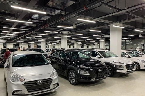 Sức mua giảm, loạt mẫu ô tô tiếp tục giảm giá mạnh cuối tháng 5