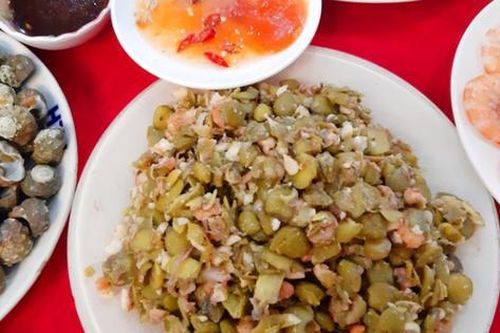 Loại quả trước rụng đầy gốc không ai lấy giờ thành đặc sản, giá 100.000 đồng/kg, chế đủ món ngon