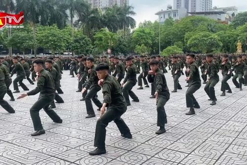 Mãn nhãn màn đồng diễn võ thuật của 120 chiến sĩ nghĩa vụ Công an nhân dân