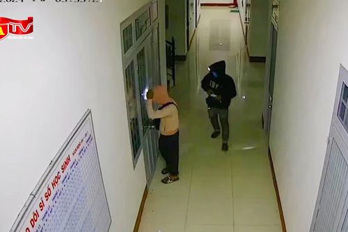 Lợi dụng đêm vắng, đột nhập trường học trộm cắp tài sản