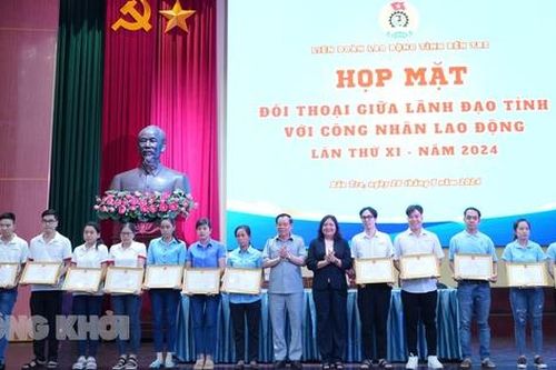 Lãnh đạo Bến Tre đối thoại với công nhân lao động
