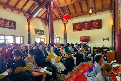 Cộng đồng người Việt Nam tại Pháp mừng Đại lễ Phật đản