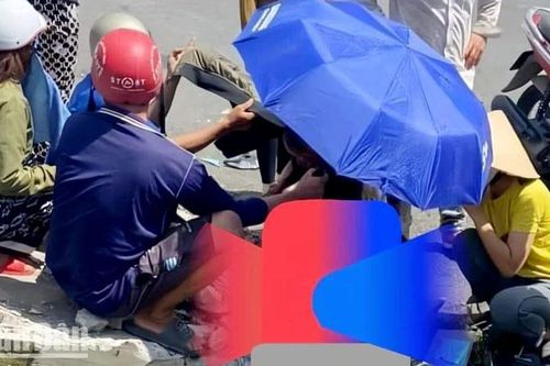 Xe tải tông hai nữ sinh trên đường dự bế giảng về nhà