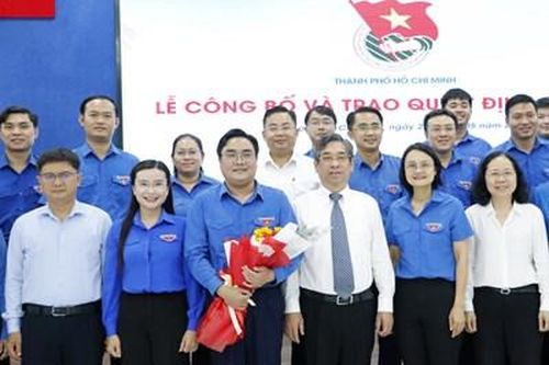 Trao quyết định công nhận Bí thư Thành đoàn TP Hồ Chí Minh