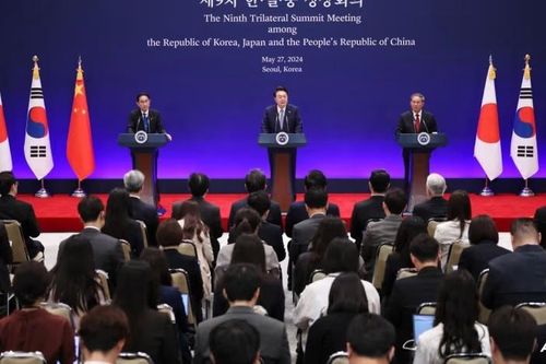 Thượng đỉnh Trung-Nhật Hàn: Bắc Kinh nhấn mạnh những điều 'vững như bàn thạch', Seoul và Tokyo không ngại 'xoáy' vấn đề gai góc