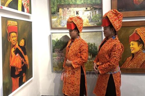 Hai họa sĩ kể 'Câu chuyện vùng cao'