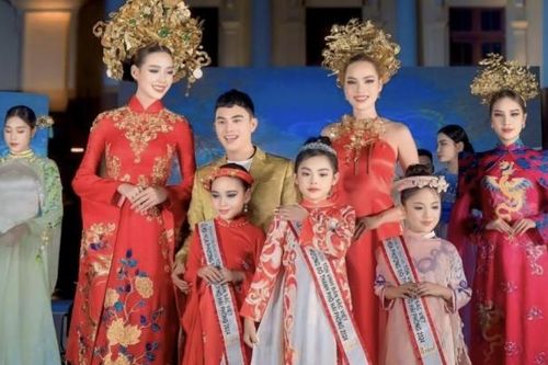 Mãn nhãn đêm nghệ thuật đẳng cấp 'Tôn vinh bản sắc Việt' trên Thành phố Hoa phượng đỏ