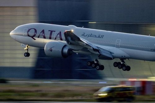 Máy bay Qatar Airways gặp nhiễu động, 12 người bị thương