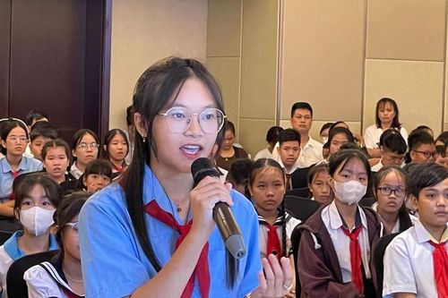 Trẻ em Thừa Thiên Huế gặp mặt, đối thoại với lãnh đạo tỉnh